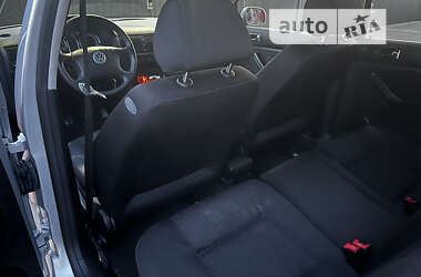 Хэтчбек Volkswagen Golf 2002 в Долине