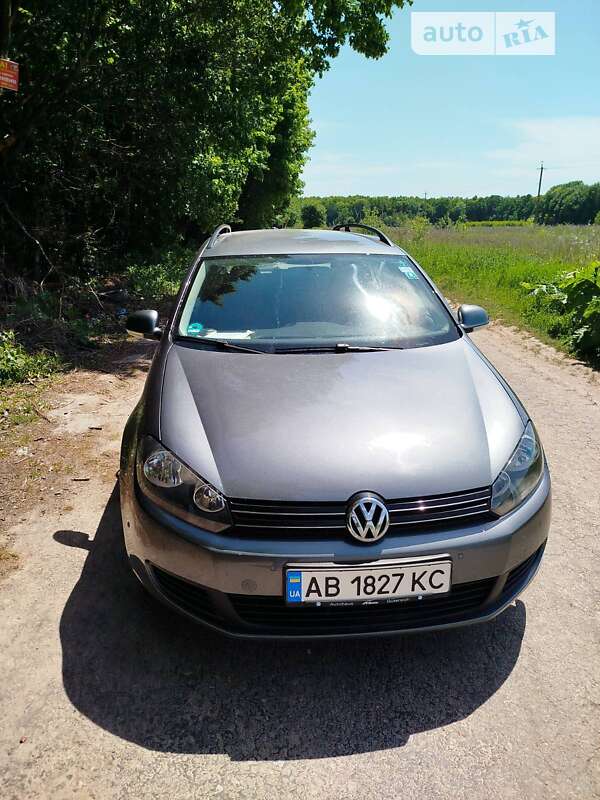 Універсал Volkswagen Golf 2010 в Вінниці