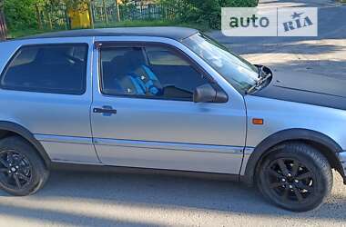 Хэтчбек Volkswagen Golf 1992 в Смеле