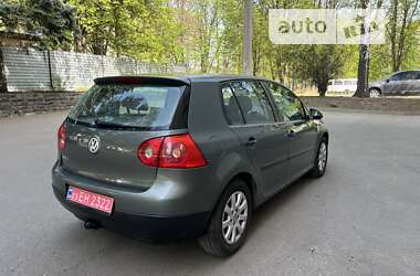 Хэтчбек Volkswagen Golf 2004 в Харькове