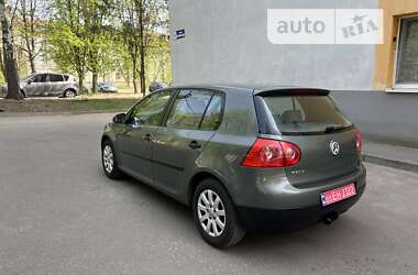 Хэтчбек Volkswagen Golf 2004 в Харькове