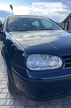 Хэтчбек Volkswagen Golf 2002 в Хороле