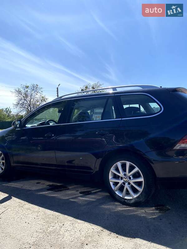 Универсал Volkswagen Golf 2011 в Полтаве