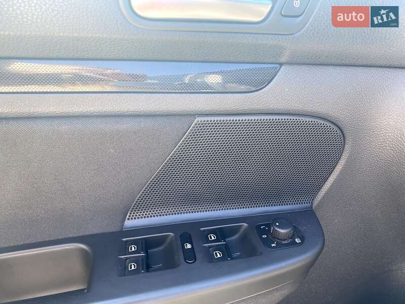 Универсал Volkswagen Golf 2011 в Полтаве