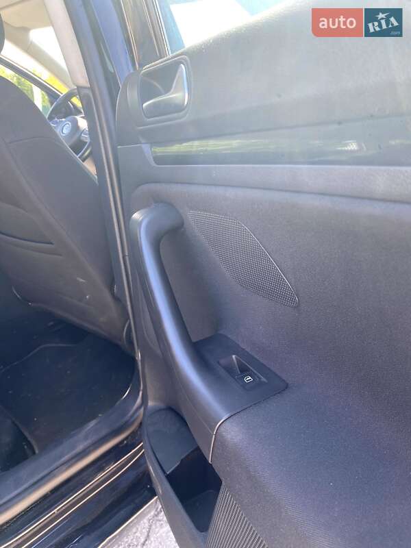 Универсал Volkswagen Golf 2011 в Полтаве