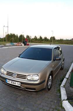 Хэтчбек Volkswagen Golf 2002 в Надворной