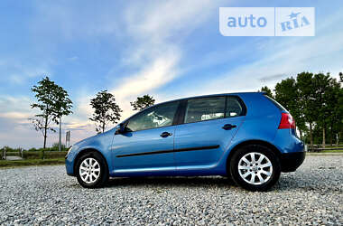 Хетчбек Volkswagen Golf 2004 в Івано-Франківську