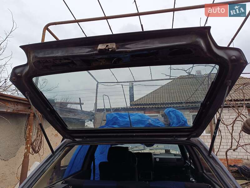 Хетчбек Volkswagen Golf 1988 в Прилуках