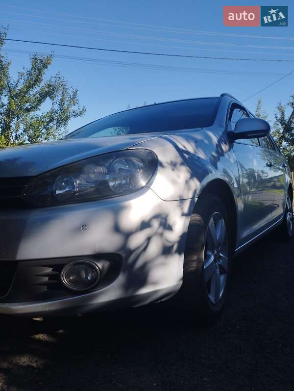 Універсал Volkswagen Golf 2012 в Полтаві