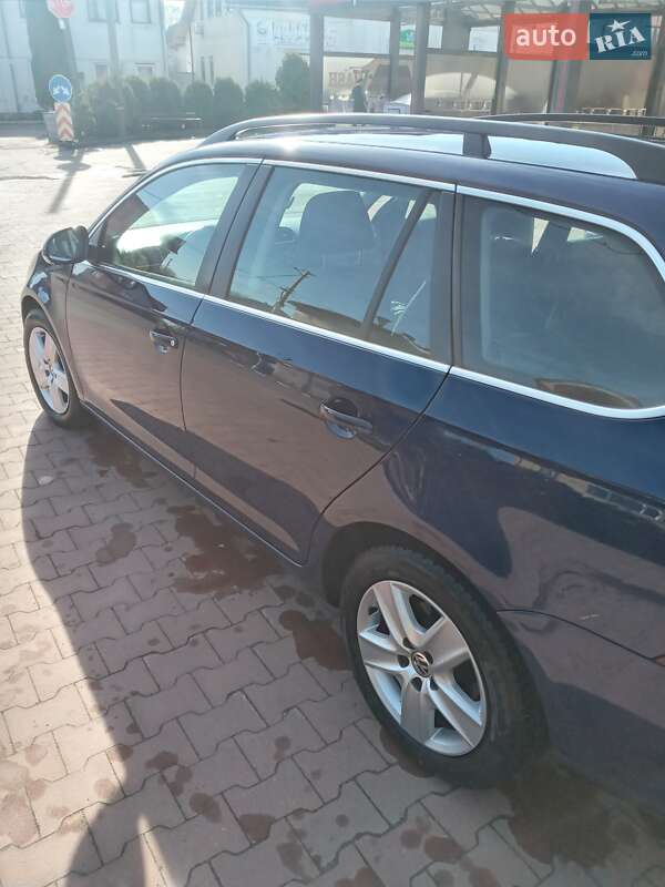 Универсал Volkswagen Golf 2010 в Стрые