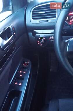 Универсал Volkswagen Golf 2010 в 