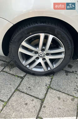 Универсал Volkswagen Golf 2010 в 