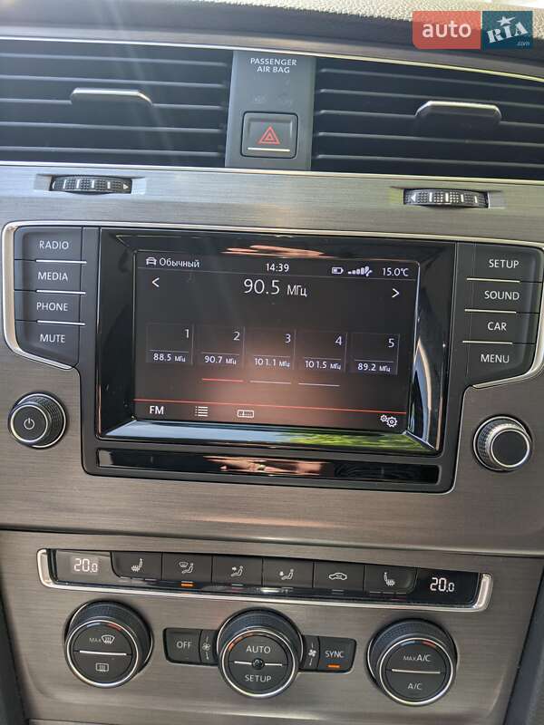 Хэтчбек Volkswagen Golf 2013 в Днепре