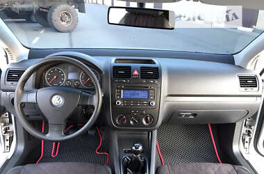 Хэтчбек Volkswagen Golf 2005 в Харькове