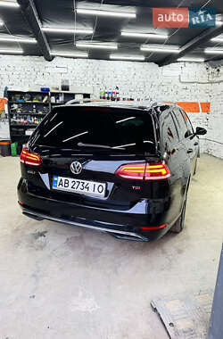 Универсал Volkswagen Golf 2017 в 
