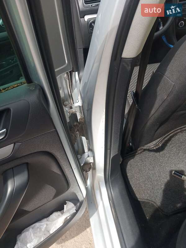 Универсал Volkswagen Golf 2011 в Львове