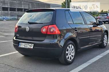 Хэтчбек Volkswagen Golf 2004 в Полтаве