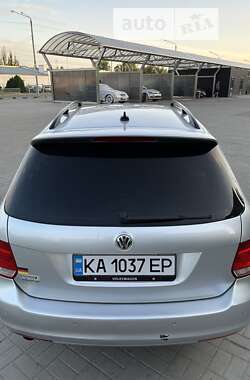 Універсал Volkswagen Golf 2013 в Дніпрі