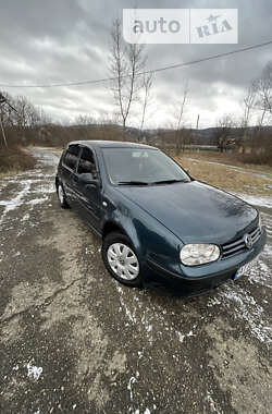 Хетчбек Volkswagen Golf 2001 в Косові