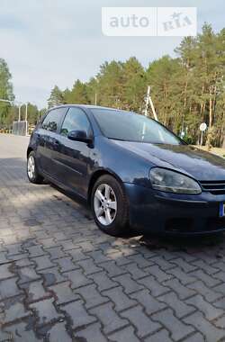 Хетчбек Volkswagen Golf 2005 в Маневичах