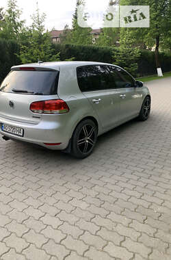 Хэтчбек Volkswagen Golf 2009 в Сваляве