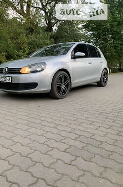 Хэтчбек Volkswagen Golf 2009 в Сваляве