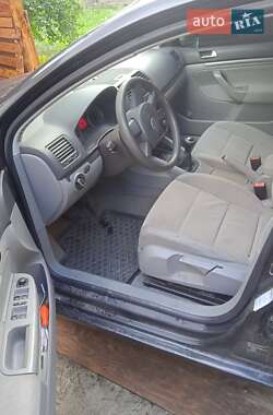 Хэтчбек Volkswagen Golf 2004 в Славуте