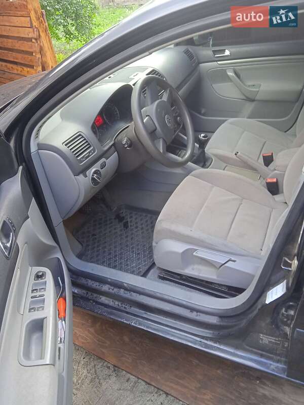 Хэтчбек Volkswagen Golf 2004 в Славуте