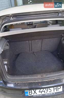 Хэтчбек Volkswagen Golf 2004 в Славуте