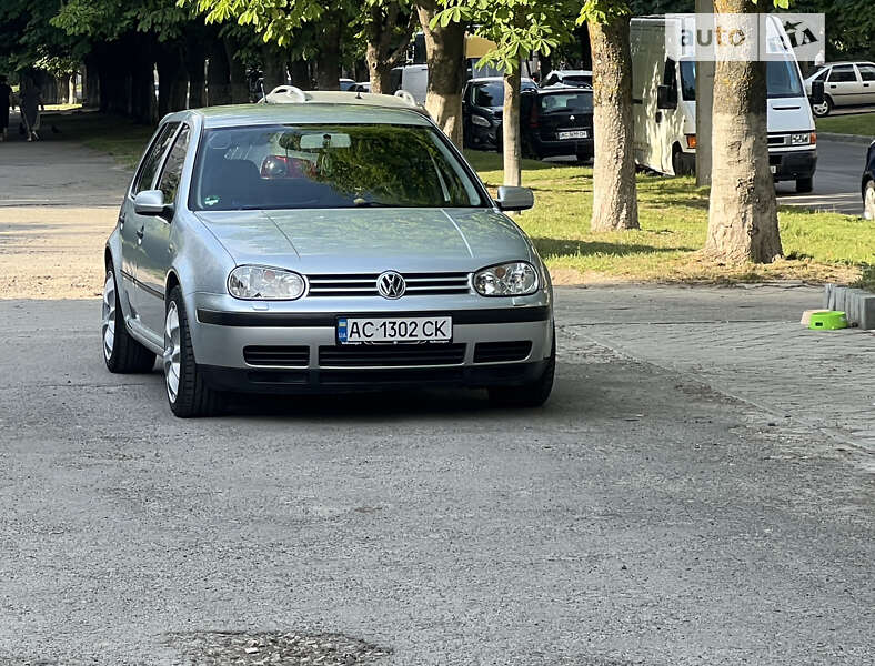 Volkswagen Golf 2000
