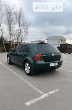 Хетчбек Volkswagen Golf 2000 в Здолбуніві