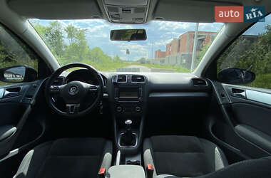 Хэтчбек Volkswagen Golf 2011 в 