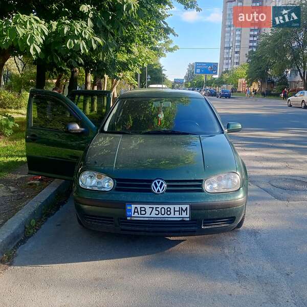 Хэтчбек Volkswagen Golf 2000 в Виннице