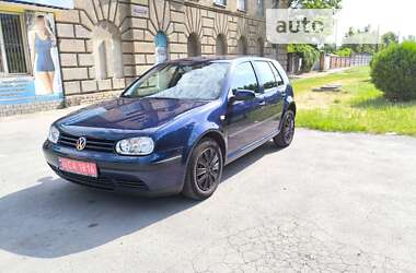 Хетчбек Volkswagen Golf 2003 в Запоріжжі