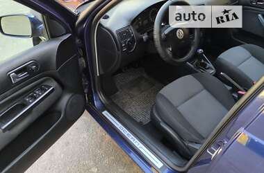 Хетчбек Volkswagen Golf 2003 в Запоріжжі