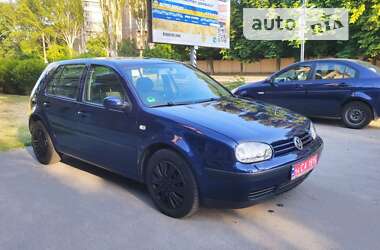 Хетчбек Volkswagen Golf 2003 в Запоріжжі