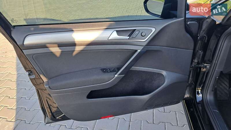 Хэтчбек Volkswagen Golf 2016 в Луцке фото 35 Хэтчбек Volkswagen Golf 2016 в Луцке
