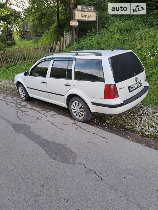 Универсал Volkswagen Golf 2005 в Рахове