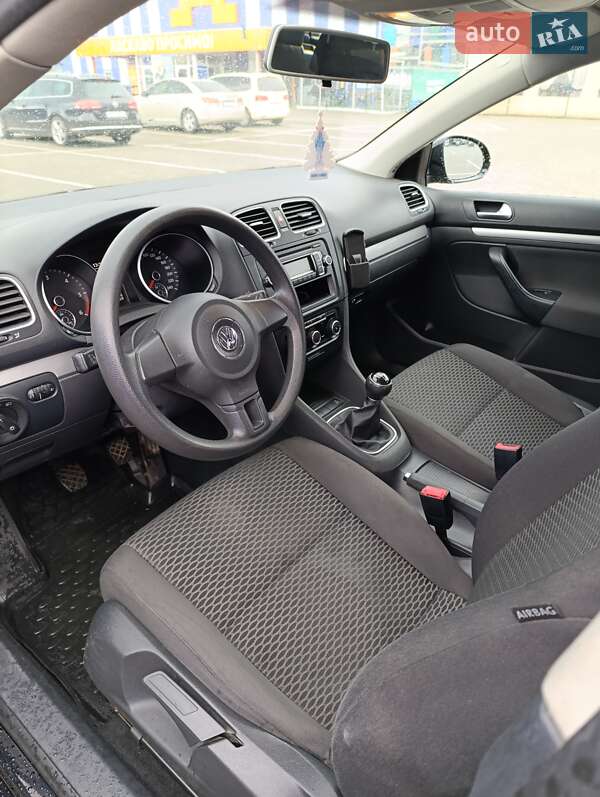 Універсал Volkswagen Golf 2011 в Калуші