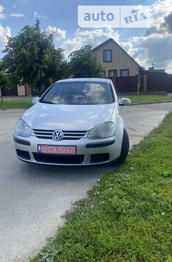 Хетчбек Volkswagen Golf 2005 в Сумах