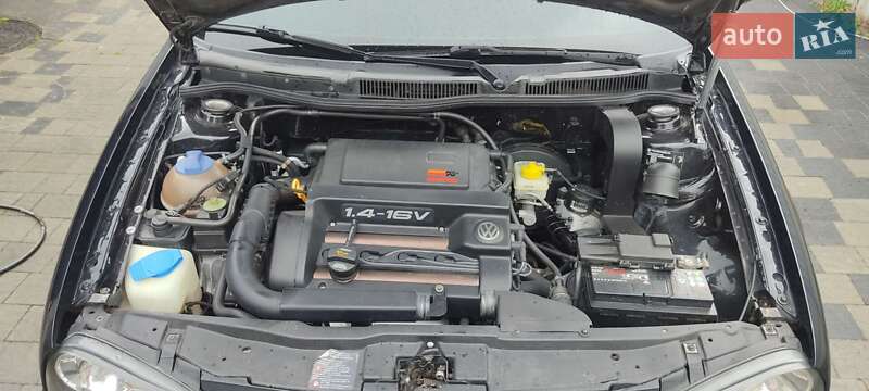 Хэтчбек Volkswagen Golf 1999 в Надворной