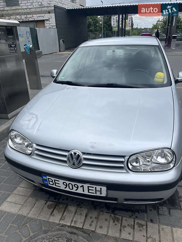 Хетчбек Volkswagen Golf 2001 в Кропивницькому
