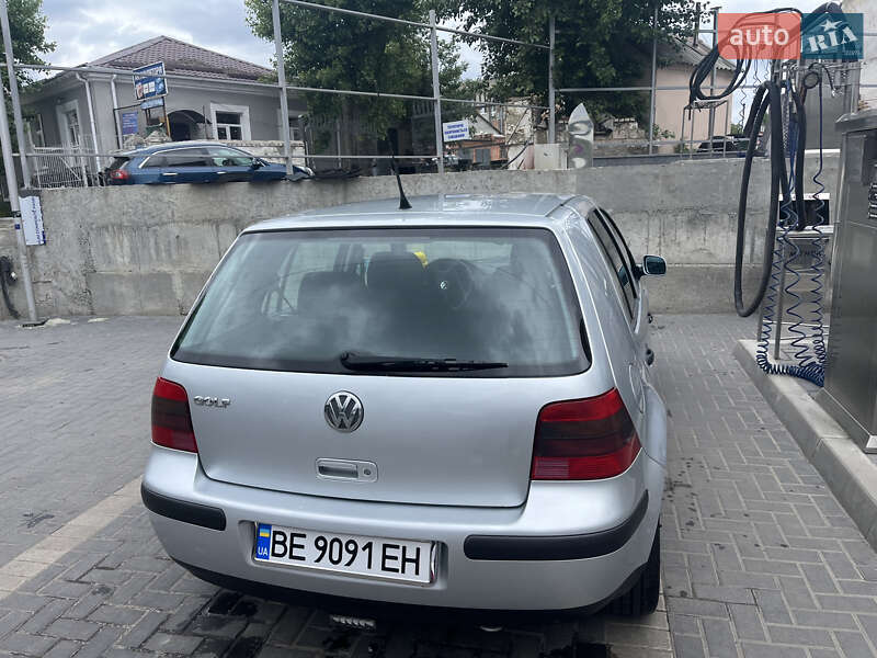 Хетчбек Volkswagen Golf 2001 в Кропивницькому