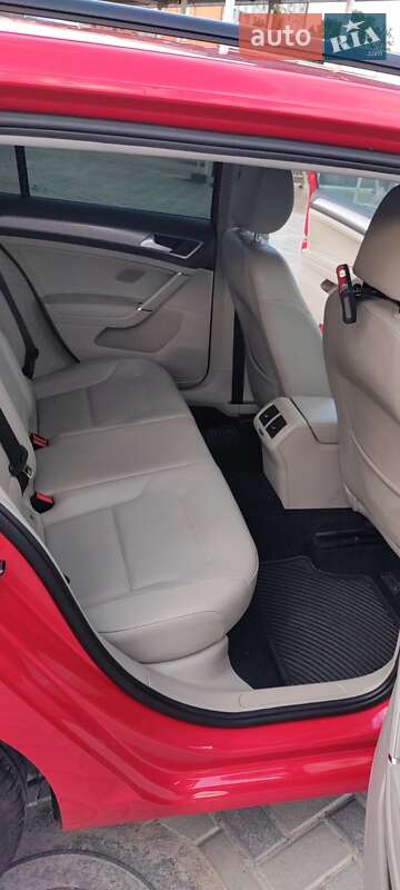 Універсал Volkswagen Golf 2015 в Полтаві