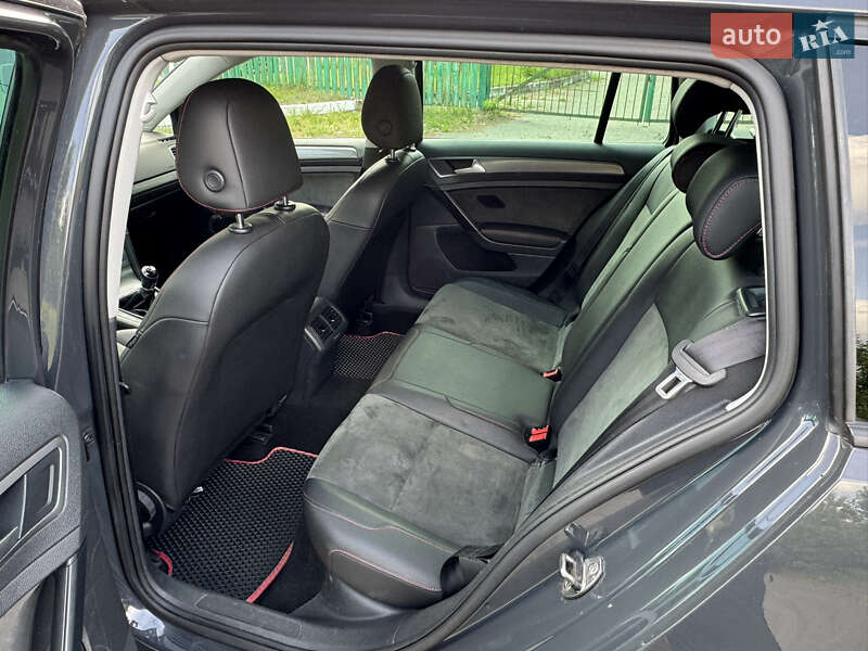 Универсал Volkswagen Golf 2013 в Киеве