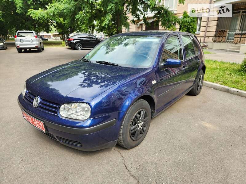 Хетчбек Volkswagen Golf 2001 в Полтаві