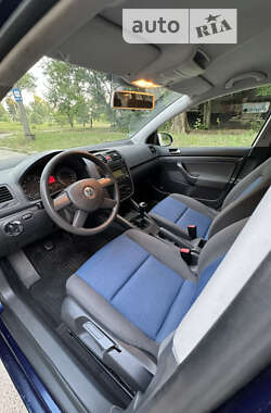 Хетчбек Volkswagen Golf 2005 в Кривому Розі