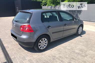 Хэтчбек Volkswagen Golf 2004 в Ровно