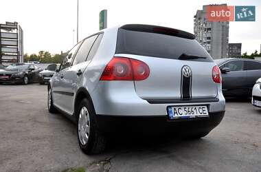 Хетчбек Volkswagen Golf 2005 в 