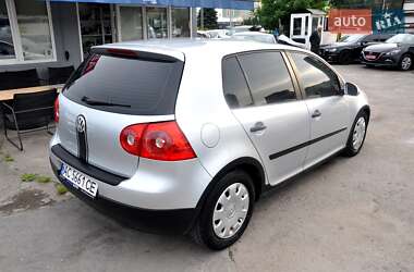Хетчбек Volkswagen Golf 2005 в 